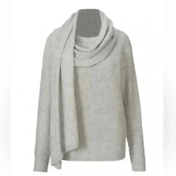 CAbi Nip Sweater With a long shawl extending from hand to shoulder 69×28 - Picture 2 of 12
